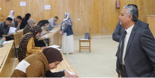 11569 طالب يؤدون الامتحانات بجامعة جنوب الوادي