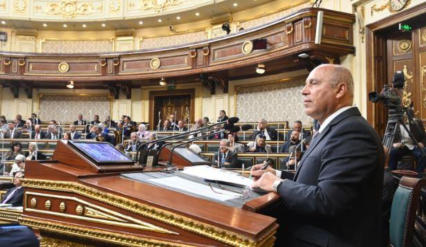 وزير النقل أمام " النواب": المشروع القومي للطرق يتضمن 7 آلاف كم طرق جديدة 