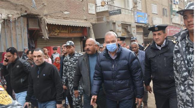استجابة لشكاوى المواطنين..«الهجان» يقود حملة لإزالة الإشغالات بحي شرق شبرا الخيمة
