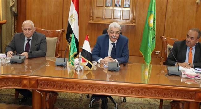 رئيس جامعة المنوفية يتابع الموقف التنفيذى لأعمال المشروعات المسندة للمقاولين العرب