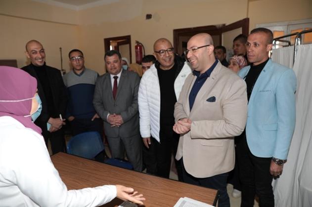 محافظ بني سويف يتفقد وحدة" إبشنا "الصحية