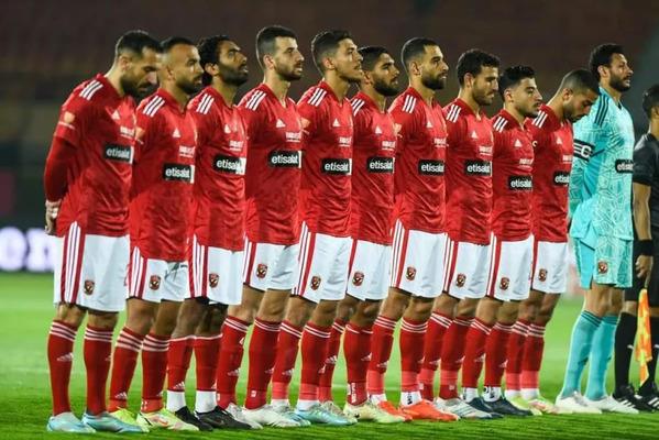 طبيب الأهلي يكشف موقف المصابين قبل لقاء أوكلاند