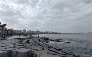   الأرصاد الجوية: السحب الرعدية الممطرة تسيطر على سماء الإسكندرية