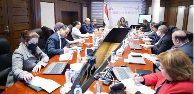 وزيرة التخطيط تعقد اجتماعًا لوضع ملامح خطة 23/2024 