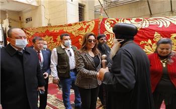 محافظ دمياط تزور كنيسة العذراء مريم للتهنئة بعيد الميلاد المجيد