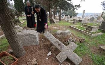   مطرانية القدس تدين اعتداء المستوطنين على مقبرة مسيحية تابعة لها