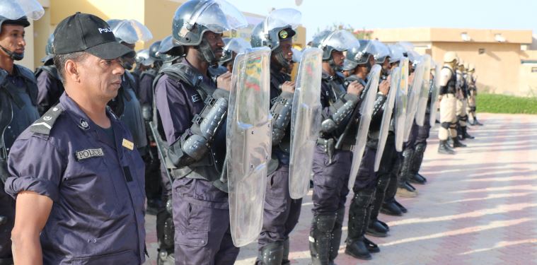 الشرطة الموريتانية تمنع الرئيس السابق من السفر