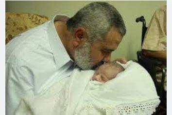 ما حكم التأذين فى أذن المولود؟