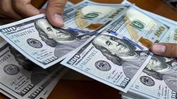   الدولار يسجل 27 جنيها مصريا في البنوك في ختام تعاملاته الأسبوعية