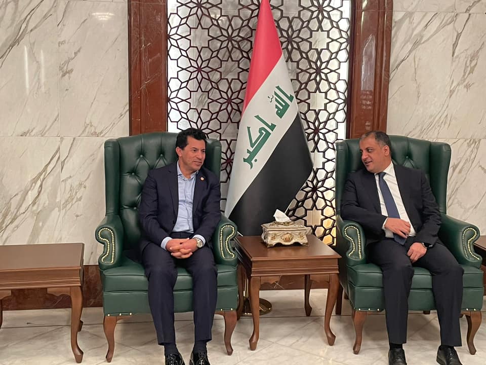 وزير الرياضة يصل إلى العراق لحضور افتتاح كأس الخليج العربي في نسخته الـ 25