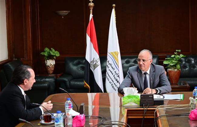 د.سويلم يلتقى بالقائم بأعمال السفير الأمريكي بالقاهرة لتعزيز التعاون بين البلدين 