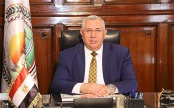 وزير الزراعة يهنئ قداسة البابا تواضروس الثاني بعيد الميلاد المجيد