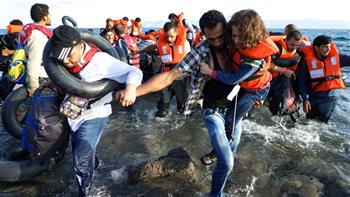   اتهام فرنسا بـ «محاولات مخزية وغير قانونية» لترحيل مهاجرين إلى سوريا