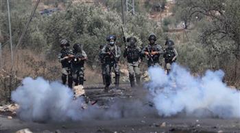   إصابتان برصاص الاحتلال والعشرات بالاختناق خلال قمع جيش الاحتلال