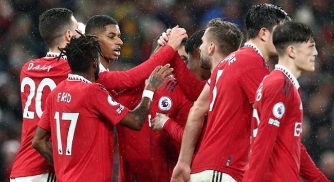 مانشستر يونايتد بالقوة الضاربة أمام إيفرتون