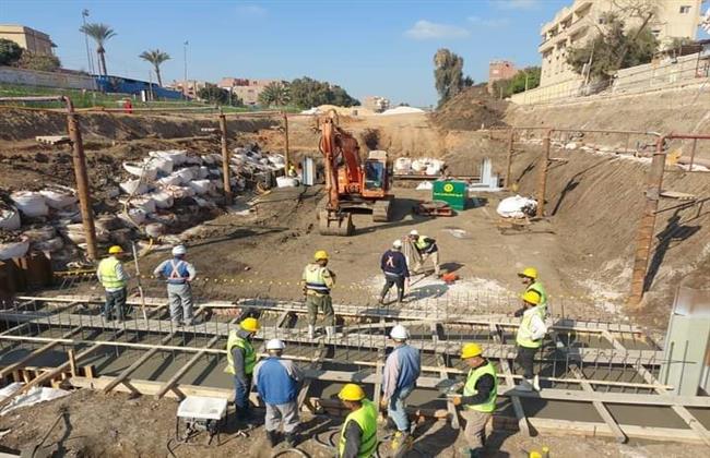 البدء فى صب الخرسانات بمشروع مجموعة قناطر ديروط الجديدة