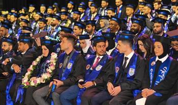 كلية طب الاسكندرية تنظم حفل تخرج الطلاب الوافدين من الدفعة الثمانين للكلية 
