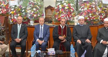 محافظ القليوبية ورئيس جامعة بنها يقدمان التهنئة للأخوة المسيحيين بمناسبة عيد الميلاد المجيد