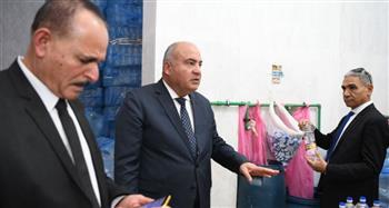 بالصور| خلال حملة تموينية.. محافظ قنا يقرر غلق مخزن ومصادرة محتوياته 