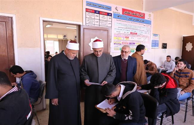 رئيس جامعة الأزهر يتفقد امتحانات كليات القرآن الكريم والشريعة والقانون بطنطا