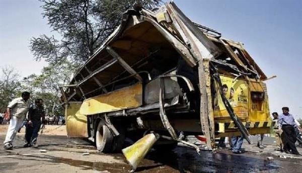 مصرع وإصابة 13 شخصا إثر سقوط مركبة في خندق شمال شرقي الهند