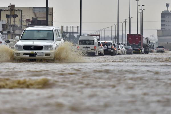 السعودية.. تعليق الدراسة في محافظة الطائف بسبب الأحوال الجوية