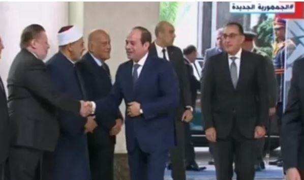 مجدي يعقوب وشيخ الأزهر أول المستقبلين للرئيس السيسي فى مؤتمر التحالف الوطني