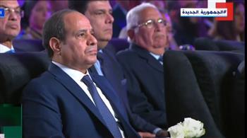 الرئيس السيسي يشاهد فيلما تسجيليا عن التحالف الوطنى