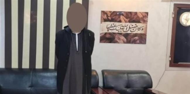 صورة تقود الأمن لضبط هارب من أحكام بحوزته أسلحة نارية 