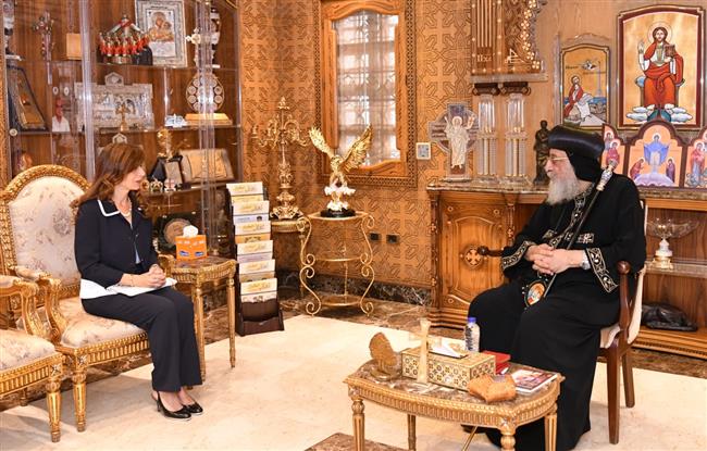 البابا تواضروس يستقبل قنصلي مصر الجديدين بشيكاغو ولوس أنجلوس