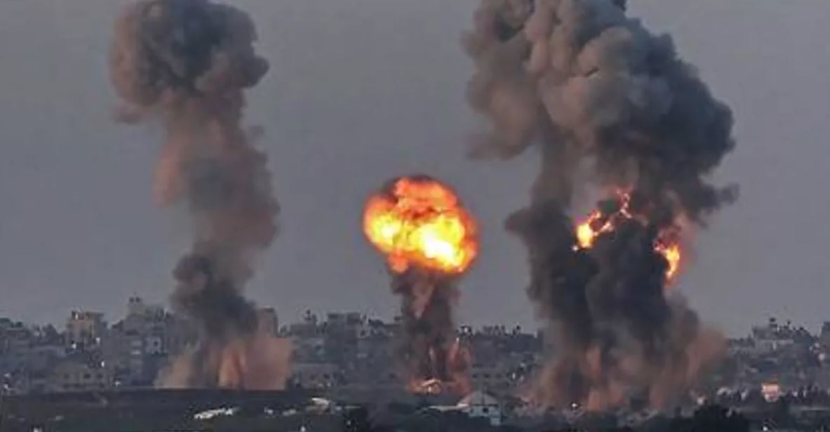 استشهاد ثمانية فلسطينيين معظمهم نساء وأطفال في قصف استهدف منزلين