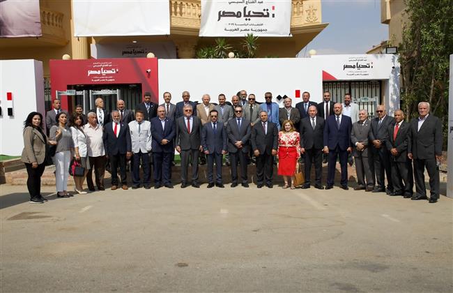 وفد من تحالف الأحزاب المصرية يزور مقر حملة السيسي 