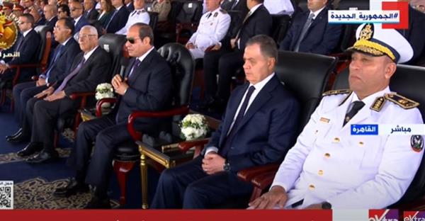 الرئيس السيسي: الوطن عاش بفضل تضحيات شهداء مصر وأسرهم