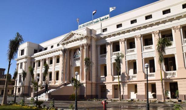 جامعة بنها تطلق حملة توعية وحظر التدخين داخل الجامعة      
