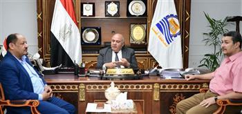 محافظ قنا يبحث الموقف التنفيذي لعدد من المشروعات الخدمية 