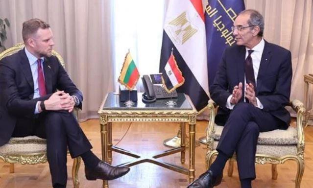وزير الاتصالات يبحث مع وزير خارجية ليتوانيا التعاون في مجالات تكنولوجيا المعلومات