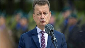   وزير الدفاع البولندي ينفي مزاعم استقالة 10 من كبار القادة العسكريين