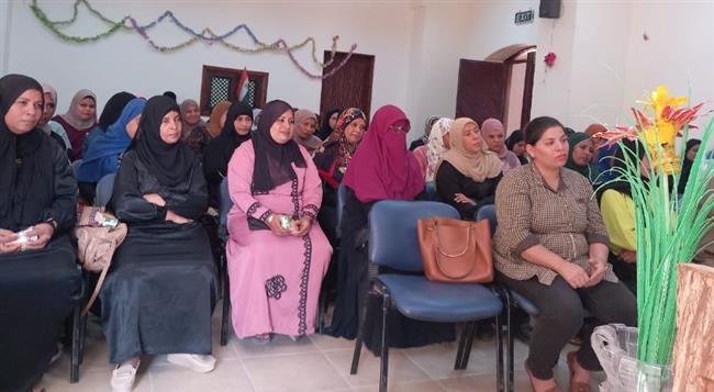 العمل: ختام برنامج تدريبي لفتيات الأقصر على مهنة الخياطة بوحدة متنقلة