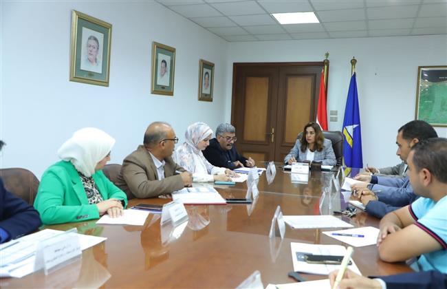 محافظ دمياط تتابع مشروعات المقاولون العرب بمدينتى دمياط و رأس البر