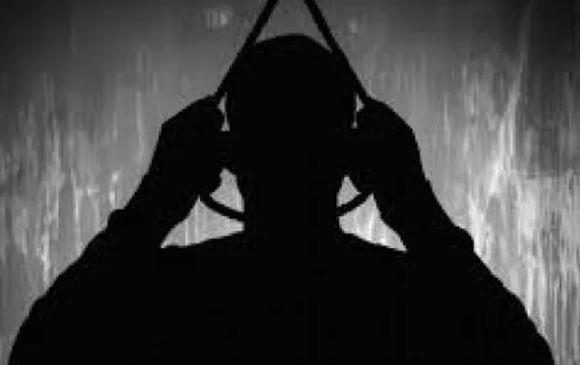 العثور علي جثة شاب معلقة في مروحة زاوية للصلاة بنجع حمادي 
