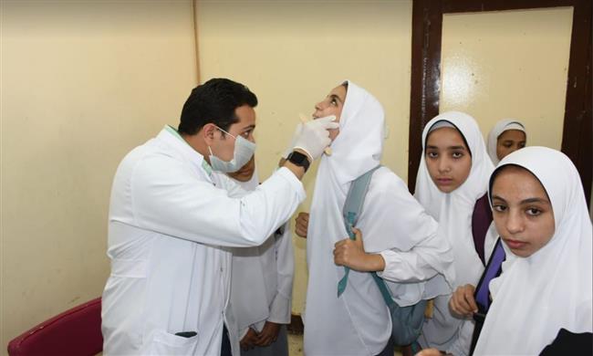 ضمن مبادرة "حياة كريمة".. طب أسنان جامعة القاهرة بقرية الصبيحي بالفيوم 