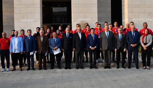 وزير الرياضة يكرم لاعبي المنتخب الوطني للرماية بعد حجز 11 مقعدا بأولمبياد باريس 