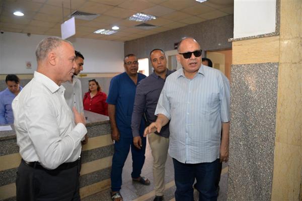 محافظ أسيوط يتفقد أقسام مستشفى المبرة للتأمين الصحي