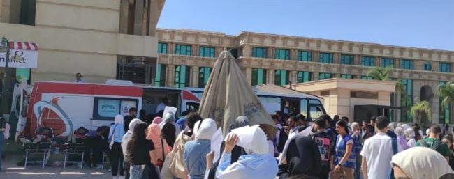المصريون يتسابقون للتبرع بالدم لأهل غزة
