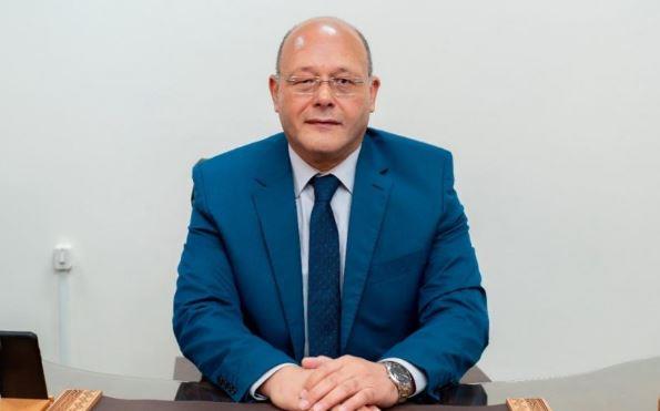 رئيس جامعة سوهاج يجتمع مع فريق عمل بيت التطوع