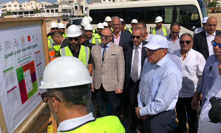 رئيس الوزراء يتفقد أعمال تطوير ستاد بورسعيد