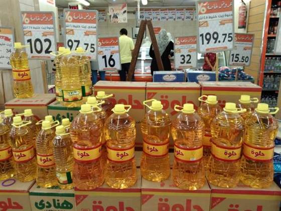 صور .. انطلاق مبادرة تخفيض أسعار السلع الغذائية بالإسكندرية