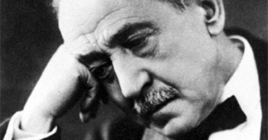 في ذكرى وفاة أمير الشعراء .. ما سر هجوم أحمد شوقي على أحمد عرابي؟