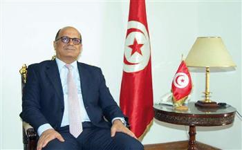   سفير تونس بمصر: وصول طائرة عسكرية تونسية إلى مطار العريش
