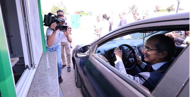 افتتاح أول نموذج من الجيل الجديد لمكاتب البريد "الخدمة من داخل السيارة" "drive Thru " 